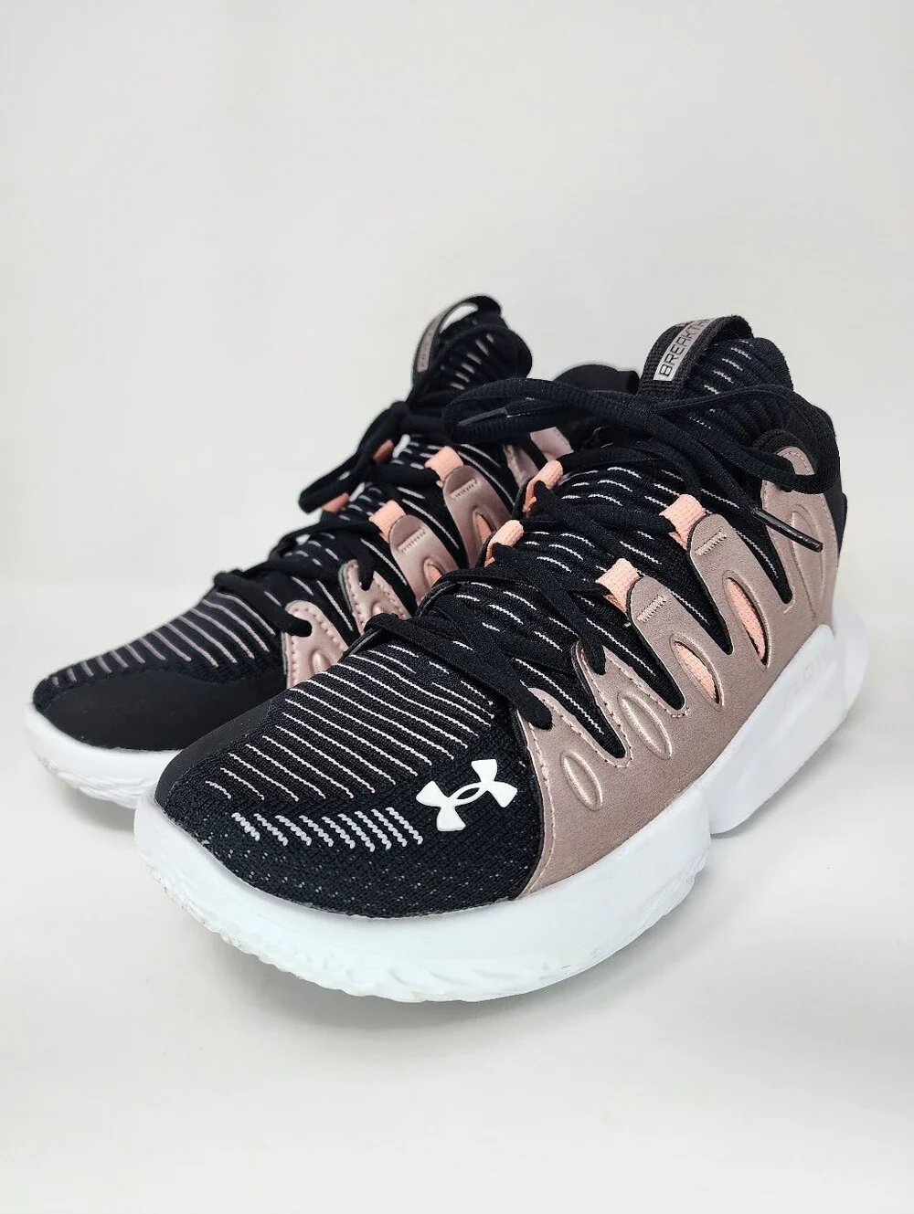 Under Armour Flow Breakthru-4 Basketball Shoes